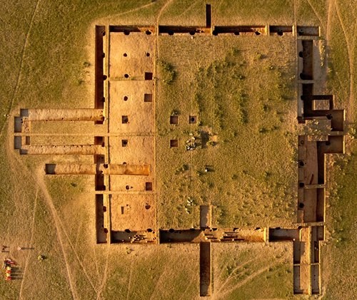 A bird view of the remains of a large building at the center of the Khermen Tal City Site (Photo/Courtesy of Song Guodong)