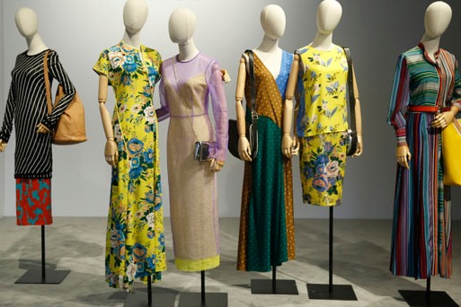 Promgoer in qipao wins over Weibo