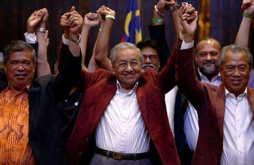 92-year-old Mahathir sworn in as Malaysian PM