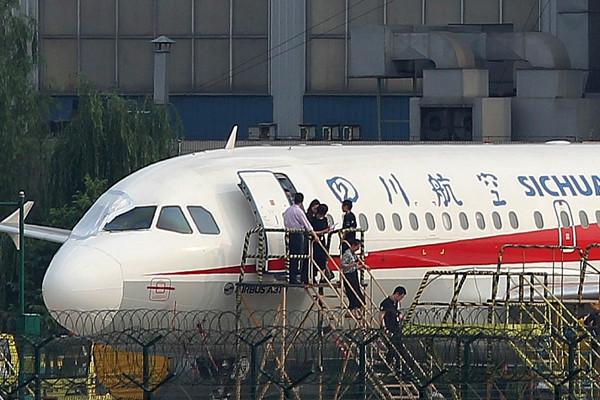 Airbus responds after Sichuan Airlines windshield blowout