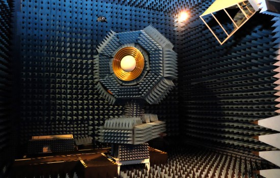 Receiver in the anechoic chamber / Photo via CSIRO