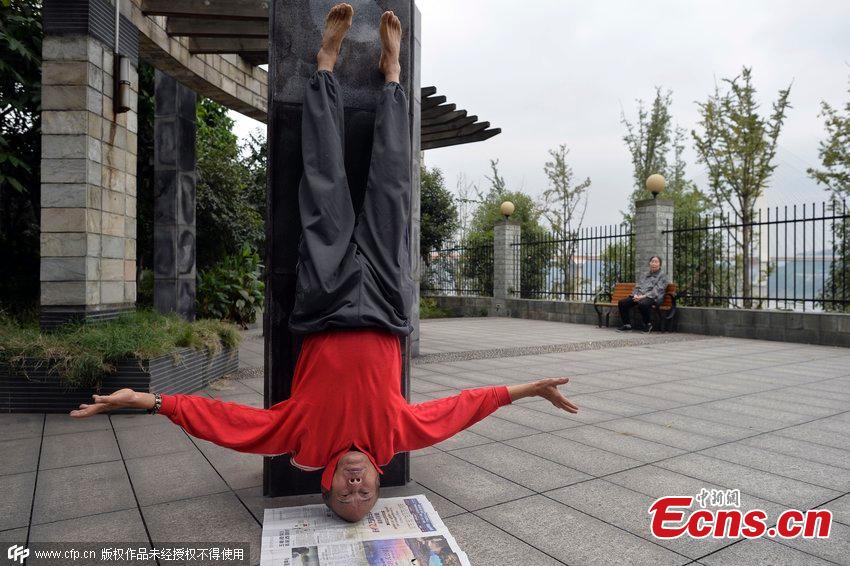 73-year-old man with iron-head stunts (5/5) - Headlines, features ...