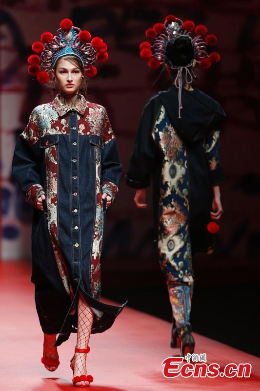 Fashion show blends Chinese and Western cultures(6/7)