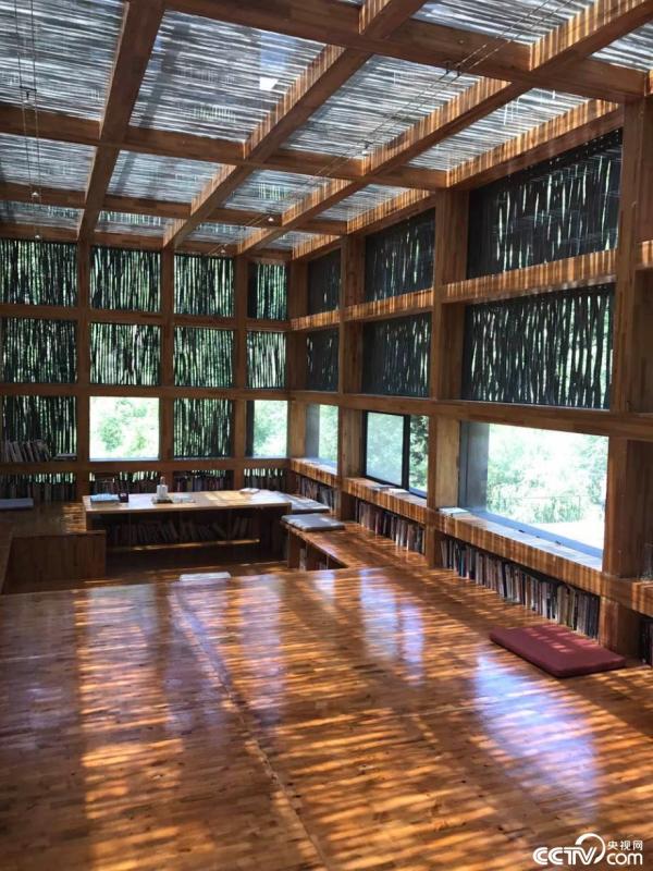 Liyuan Library sparks love for books and nature(3/13)