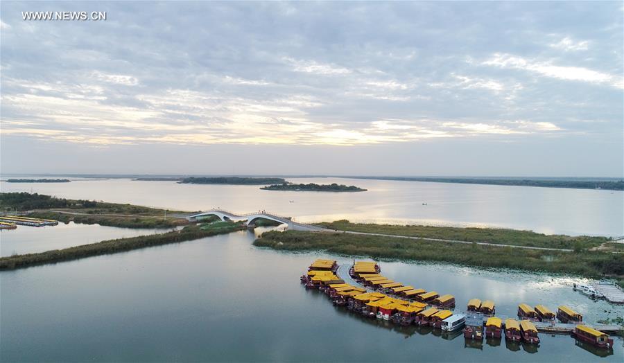 Scenery of Hengshui Lake nature reserve wetland park in N China(1/6)