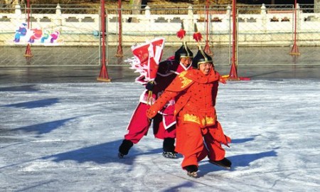 Blade lovers brave the cold to put on a royal skating extravaganza at scenic spots in Beijing