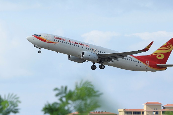 Airlines help passengers get home from Hainan