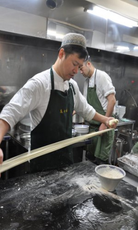 Japanese restauranteur brings authentic Lanzhou noodles to Tokyo