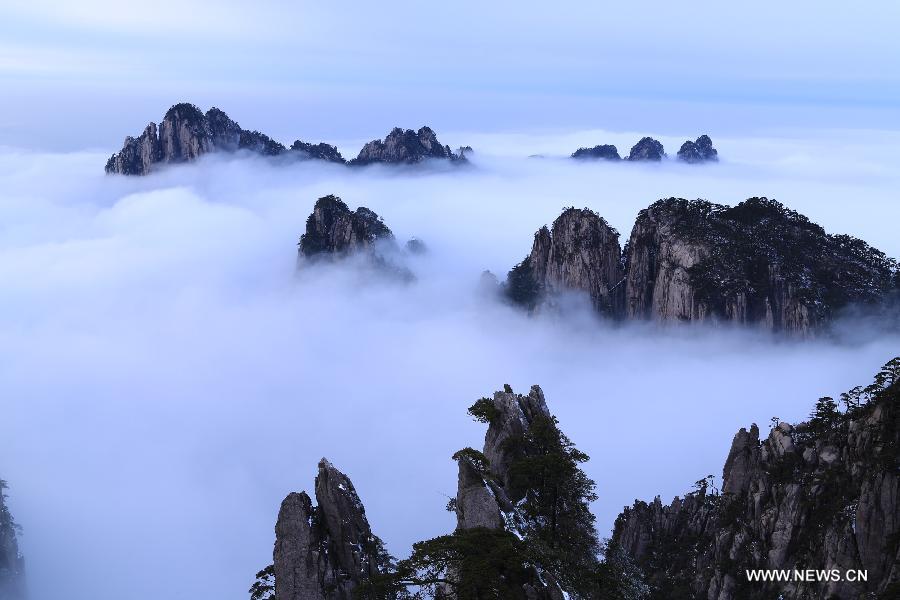 Sea of clouds over Huangshan Mountain