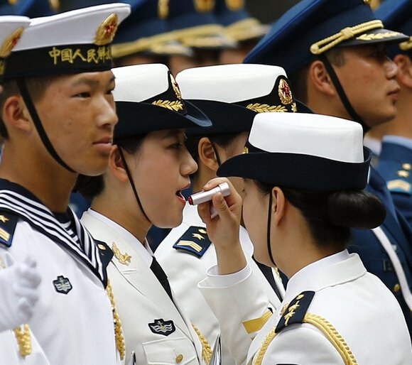 Training details of female PLA honor guards unveiled (1/10) - Headlines ...