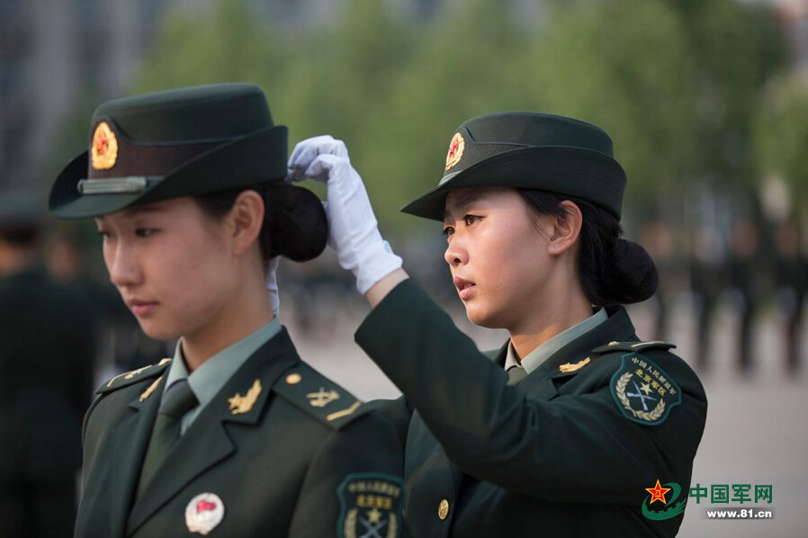 Training details of female PLA honor guards unveiled (6/10) - Headlines ...
